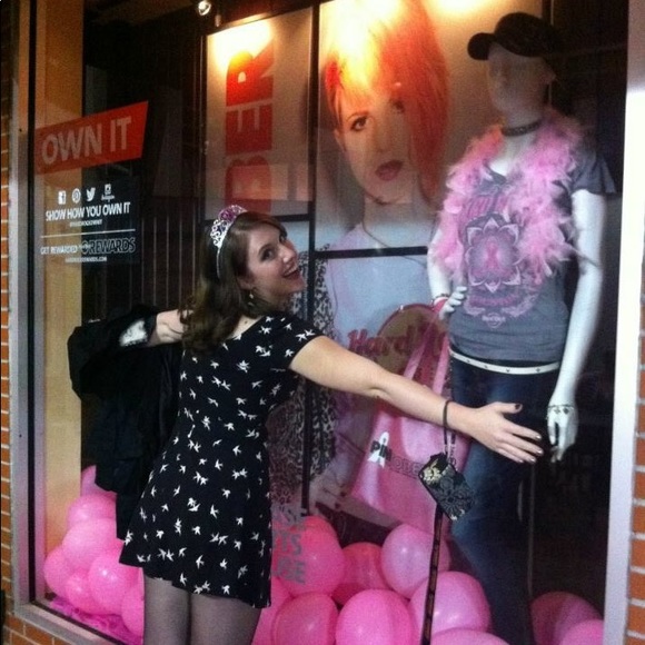 Meet your Posher, Tori - Picture 5 of 13